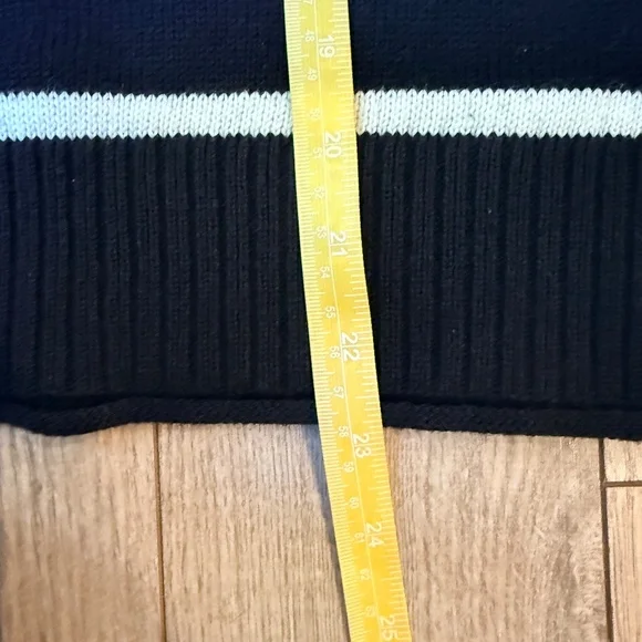 Cupcakes and Cashmere sweater with Love on the sleeve size L - Picture 5 of 6